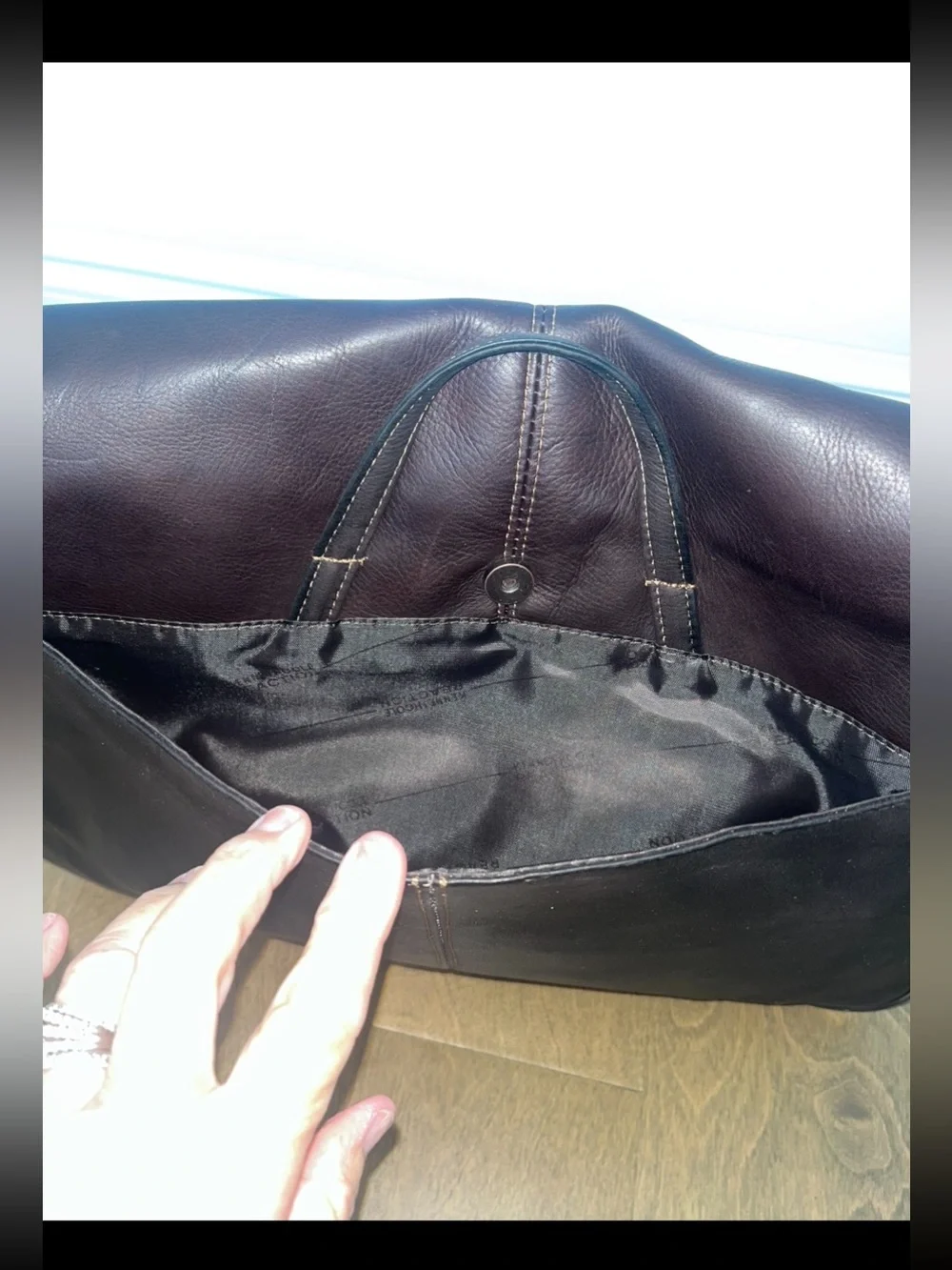 Kenneth Cole Reaction Solid Leather Messenger Bag  /Briefcase / Laptop Bag